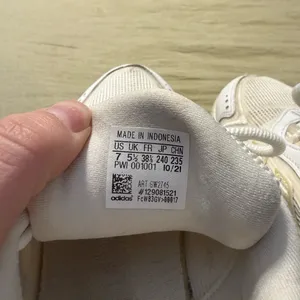 Adidas SN 1997 Shoes thumbnail 4