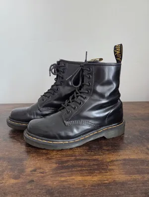 Dr. Martens 1460 W Boots Black Patent Leather 8 Eye Classic Combat Women's 7 thumbnail 2