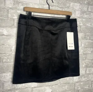 Lululemon Scuba High Rise Mini Skirt Velvet NWT Size Large (BLACK) LW8AL9S thumbnail 2