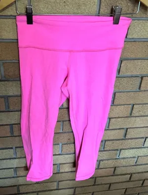 Lululemon Cropped Athletic Leggings Bright Bubblegum Pink Size 6 thumbnail 1