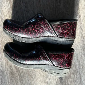 Dansko Pro XP 2.0 Patent Leather Clogs Size 40 (US 9.5-10) thumbnail 7