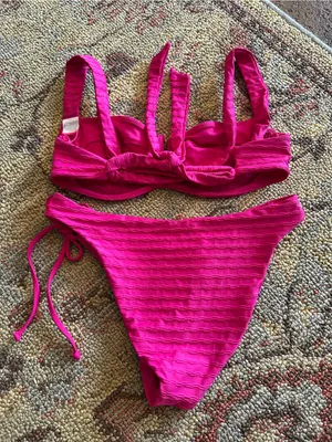 NWOT L*Space Camellia chain link texture bikini set bright fuschia small thumbnail 4