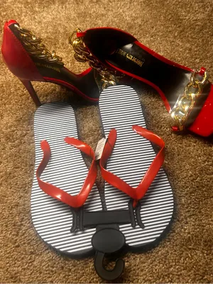 True Religion Elegant RedPatent High Heel Sandals w/Gold Chain Accents free gift thumbnail 15
