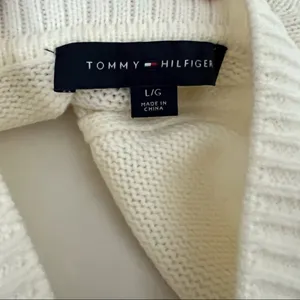 Tommy Hilfiger Sweater Ivory V-Neck Varsity Cable Knit Pullover Size L MSRP $79 thumbnail 5