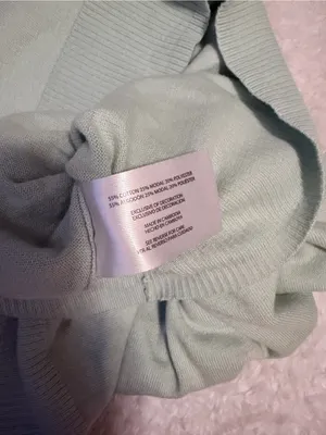 5/$30 🎈 Gap medium mint green v neck sweater thumbnail 7