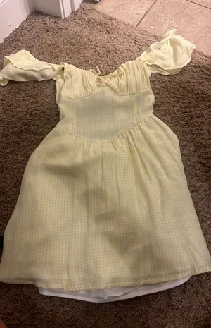 Hollister dress thumbnail 1