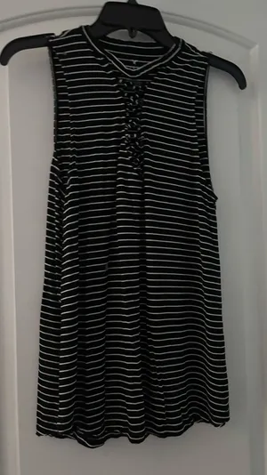 American Eagle Long black and white tank thumbnail 1