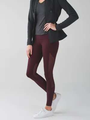 Lululemon Barre Star Pant in the Bordeaux Drama Size 6 thumbnail 2