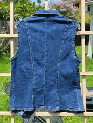 Double-Breasted Denim Vest in Dark Blue with Gold Buttons Small thumbnail 7