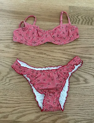 Frankie’s Bikinis set thumbnail 1
