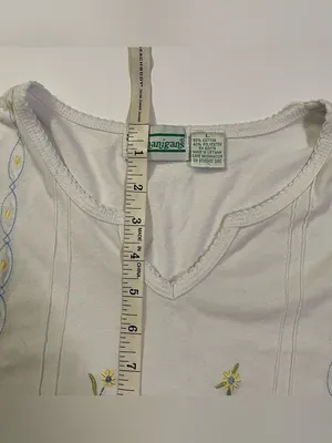 *Vintage* Shenanigans White Cotton Blend Tee with Embroidered Flowers size L thumbnail 5
