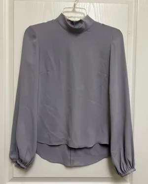Aritzia Babaton blouse  thumbnail 1