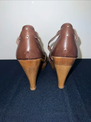 MICHAEL Michael Kors Brown Leather Strappy Wedge Sandals Wooden Heels Size 8 1/2 thumbnail 3