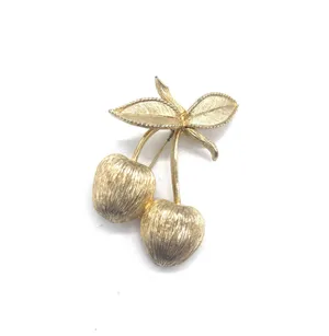 Sarah Coventry Double Cherrie’s Gold tone Brooch thumbnail 4