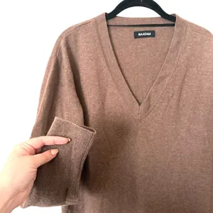 NAADAM Signature Cashmere‎ V-Neck Midi Dress Latte Brown Medium thumbnail 4