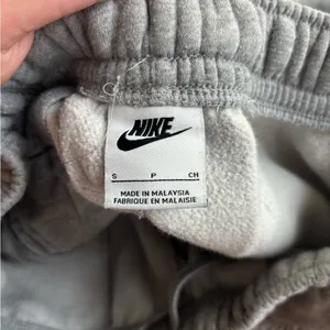 NIKE sweatpants thumbnail 5