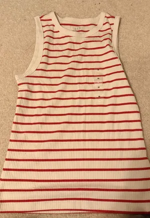 Gap Tank Top thumbnail 1