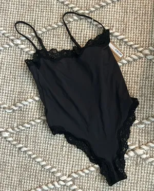 Skims Fits Everybody (B13) Lace Cami Bodysuit NWT XS thumbnail 1