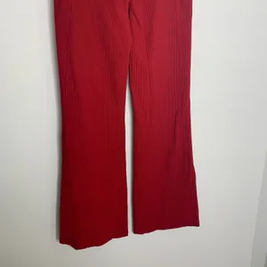 Athleta Salutation Stash Pocket Rib Flare Meg Red Pants Womens Medium thumbnail 8