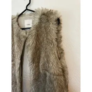 Pull And‎ Bear Faux Fur Vest Women’s Size L - Neutral Mobwife Statement Piece thumbnail 7