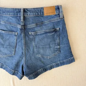 American Eagle Stretch Denim Mom Shorts Womens 4 Blue thumbnail 4