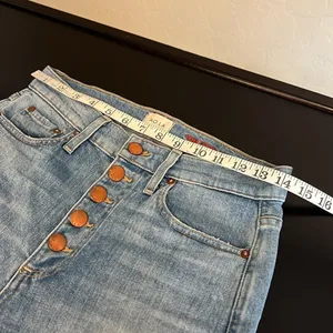 Alice + Olivia AO.LA Good highrise exposed button lightwash distressed jeans, 27 thumbnail 9