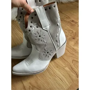 Dingo white cowboy cowgirl boots size 7 over the ankle booties western thumbnail 2