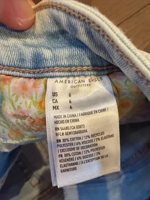 American Eagle Next Level Stretch m Distressed Denim Shorts Size 6 - C70-008 thumbnail 3