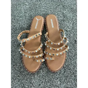 Cushionare Tonya Slide Sandals Womens 9.5 Tan/Camel Studded Triple Strap thumbnail 5
