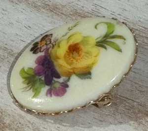 Vintage Estate Womens Glass Floral Brooch Pin Statement Piece Metal Back 1.7” thumbnail 4