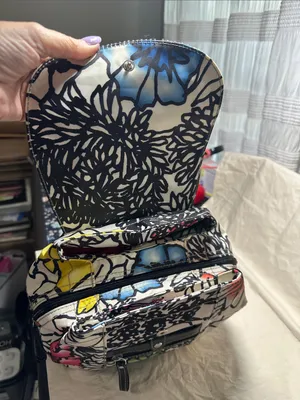 Nine West backpack style purse Excellent condition. thumbnail 6