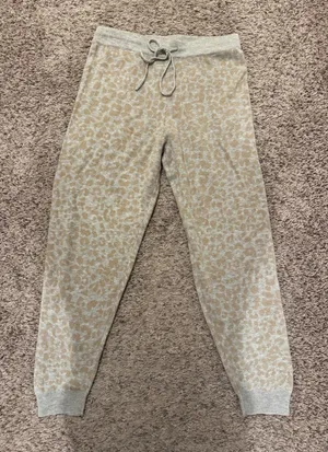 Heartloom Knit Leopard Lounge Joggers – Size‎ Large thumbnail 1