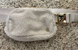 Lululemon Sherpa Fanny Pack Cream Everywhere Belt Bag Fleece thumbnail 1