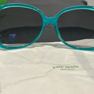 Kate Spade Green Wraparound Sunglasses with Matte Finish thumbnail 11