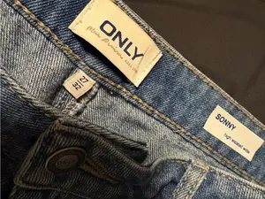 Only Light Blue Wide-Leg Distressed Jeans thumbnail 2