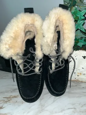 UGG ankle moccasins size 10 thumbnail 5