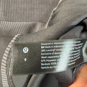 Lululemon Women's 6 Ribbed Softstreme Relaxed-Fit T-Shirt Gray Activewear thumbnail 5