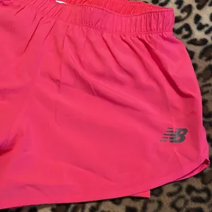 NEW BALANCE Shorts 2 in 1 Running Walking Yoga 3” Shorts Women’s Size S GUC thumbnail 2