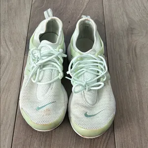 Nike Air White and Light Green Running Shoes thumbnail 2