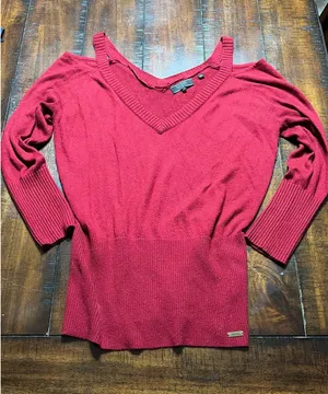 Burgundy Guess Top thumbnail 1