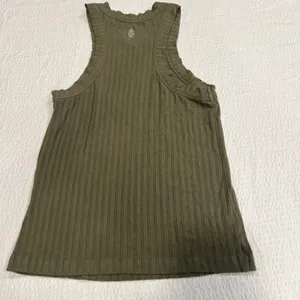 Free people movement olive cropped tank XS women thumbnail 3