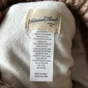 Universal Threads NWT Women's winter hat thumbnail 3