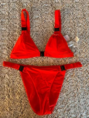  Forever 21 | Red Clasp Triangle Bikini Top | L-NWT thumbnail 1