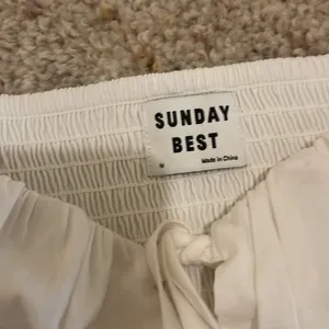 Aritzia Sunday Best white crop top size med NWOT #105 thumbnail 5