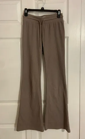 Aritzia sunday best baby waffle pant deep taupe thumbnail 1