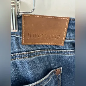 Judy blue women’s 15/32 straight fit denim jeans thumbnail 2