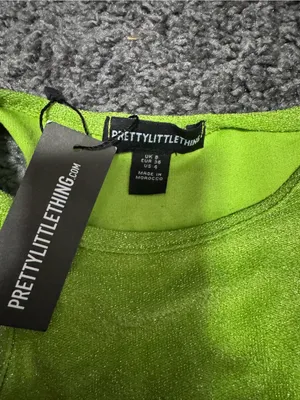 PrettyLittleThing Neon Green Glitter Racerback Crop Tank thumbnail 2