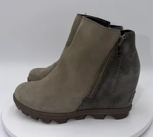 Sorel Joan of Arctic II Sage Green Suede Side Zip Wedge Booties Women's Size 6.5 thumbnail 1