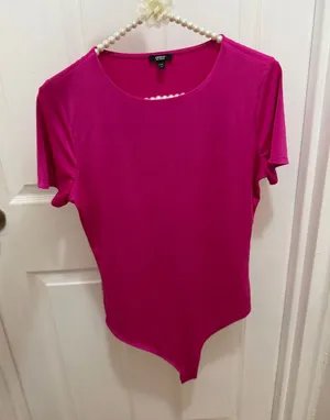 Express Size Medium Body Contour Bodysuit Womens Short Sleeve May Be Hot Pink thumbnail 1