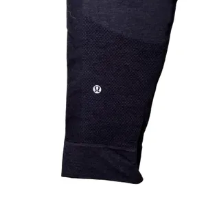Lululemon Seamlessly Street Cropped Leggings Sz 6 thumbnail 4